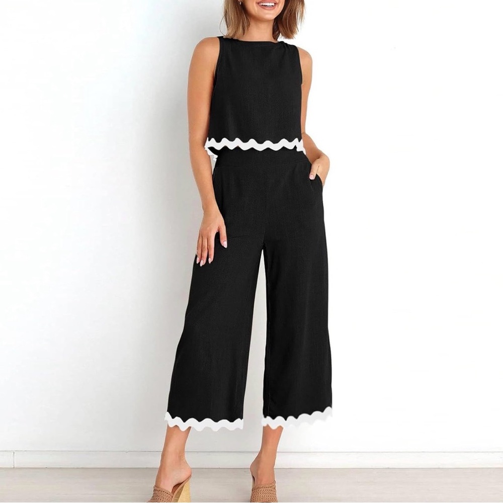 2-piece Lounge Set - Black with white trim - Size M (US 6)